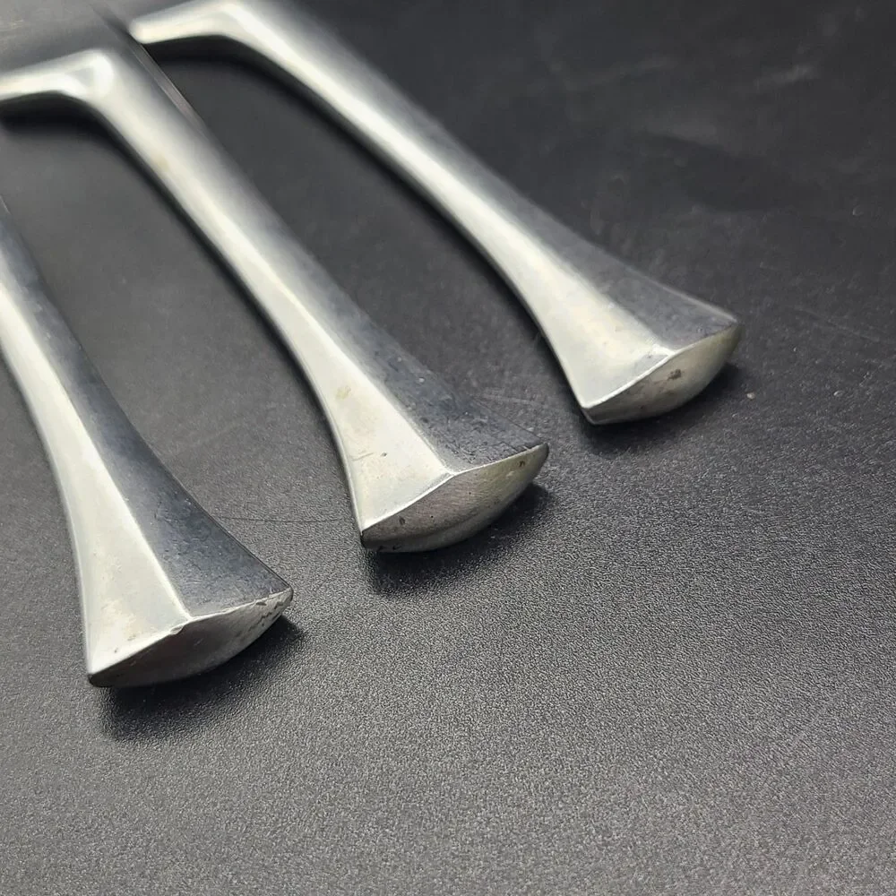 3 Dinner Knives Dansk Designs France IHQ THISTLE Stainless Flatware Knifes 8.5